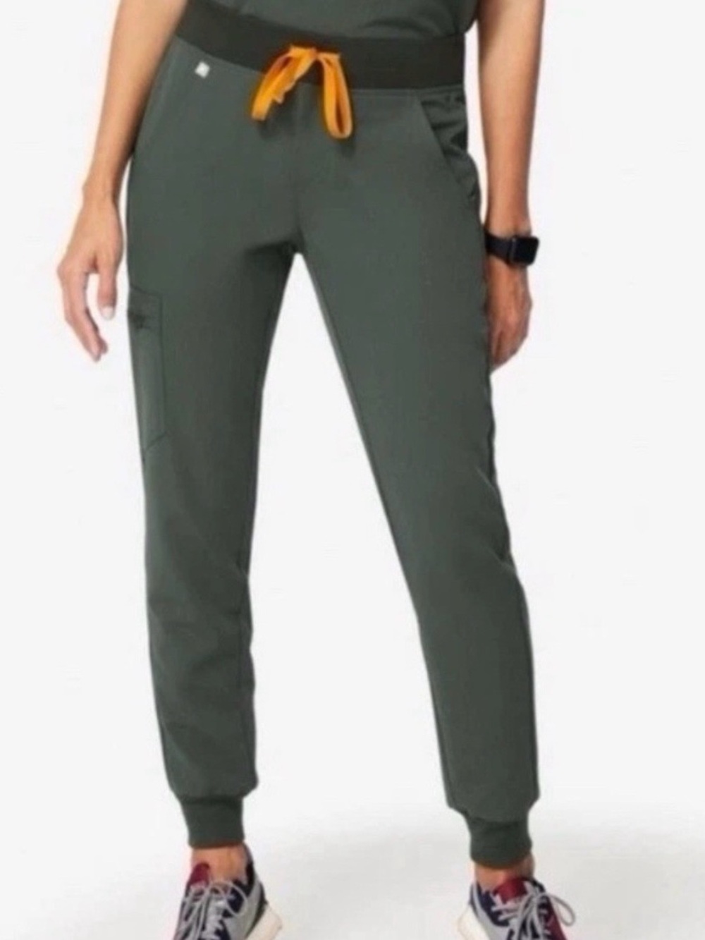 Figs Zamora Jogger Scrubs in Moss Green - Medium Petite